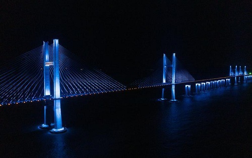 平潭海峡公铁两用大桥夜景